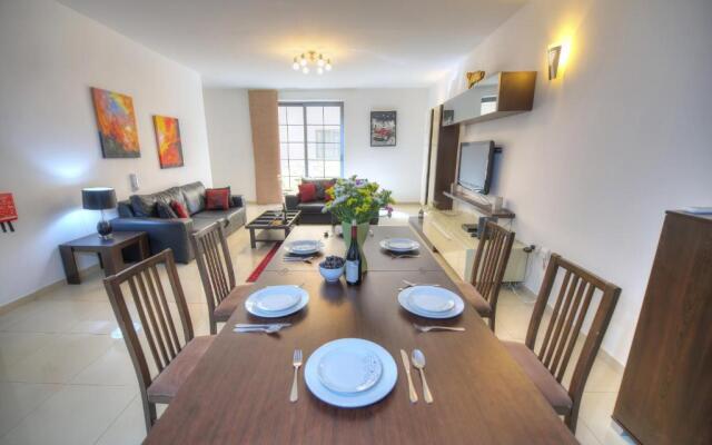 Large 3 bedrooms steps away from Balluta Bay BCAM2-1