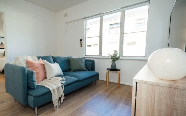 Sahara on Anzac-Close to Airport, city & beach!
