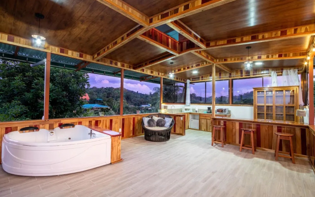 Cotingas Ocean View