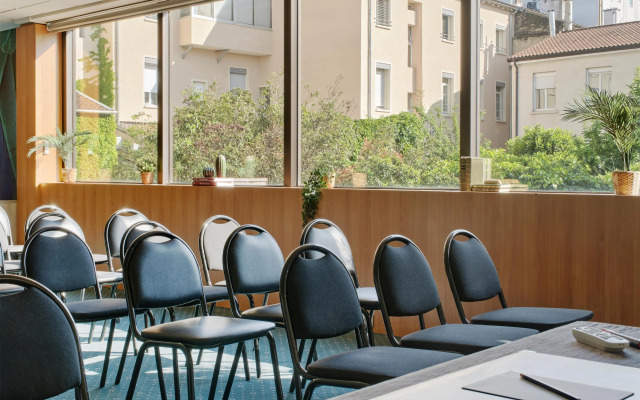 Chromatics Hotel & Restaurant The Hill Club by happyculture