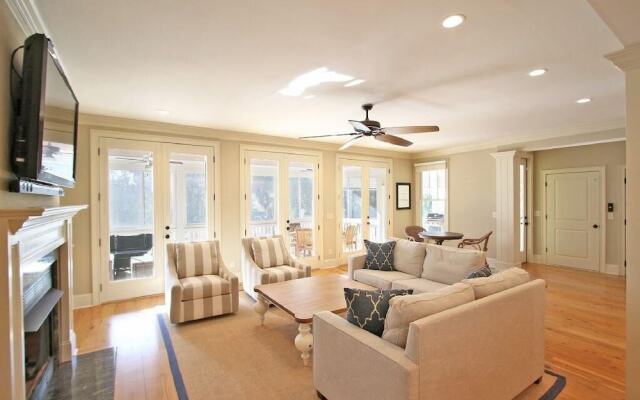 2602 Hartnett Boulevard