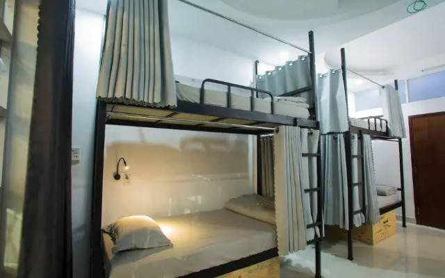Carisbay Hostel