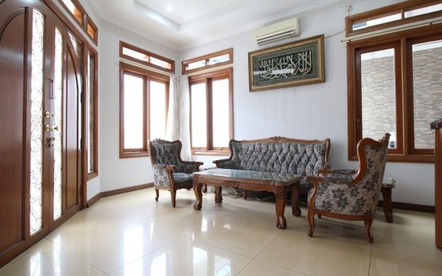 Airy Eco Kebon Jeruk Kelapa Dua Raya 5 Jakarta