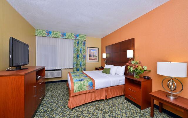 Best Western Plus Fresno Inn