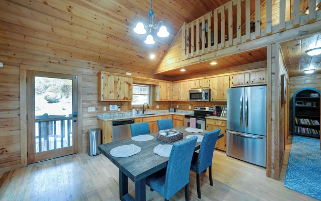 Mountain Haven in the Woods