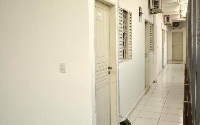 Lize Hotel-Hostel