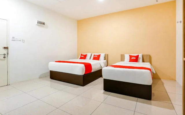 OYO 89677 Sunflower Hotel