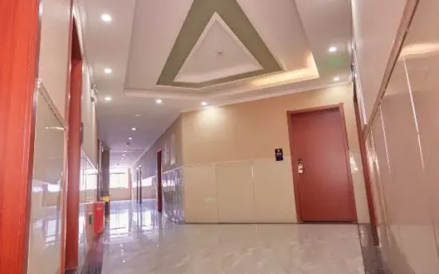 Mingjun Express Hotel (South Railway Station)