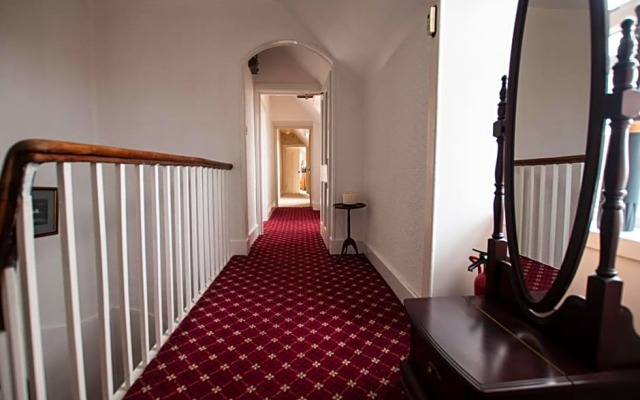 Castle Arms Hotel