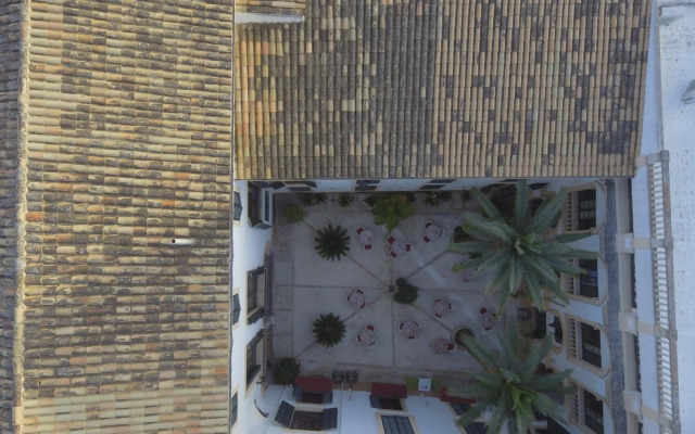 Hotel Born
