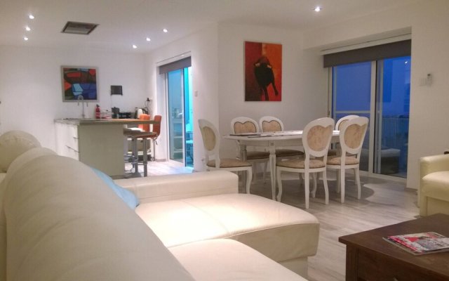 "apartment With Pool Near Beach In St Julians"