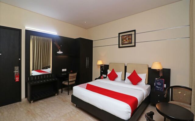 OYO 13236 Hotel W Castle