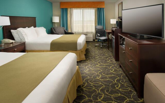 Holiday Inn Express & Suites DFW - Grapevine by IHG