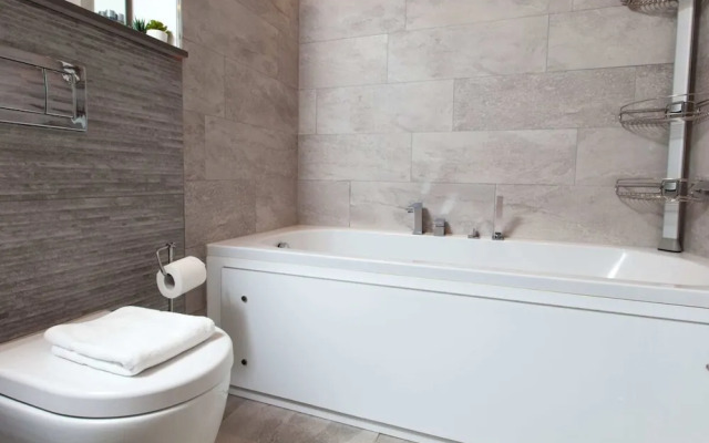 Luxurious Central Edinburgh Apartment - Sleeps 6