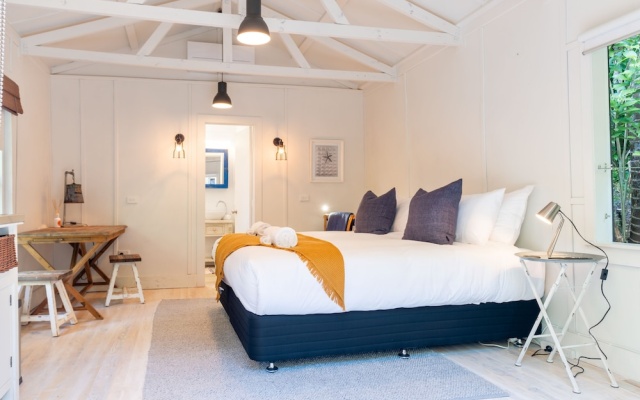 Enchanted Valley - Secret Cottage – Guest Rooms – Palm Beach
