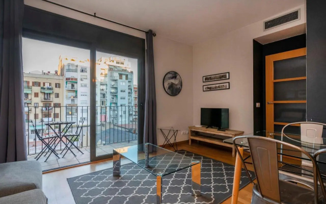 Modern and bright apartment in Eixample 3-1