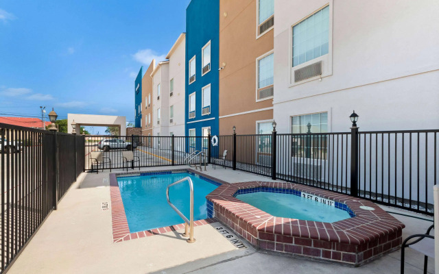 AmericInn by Wyndham New Braunfels