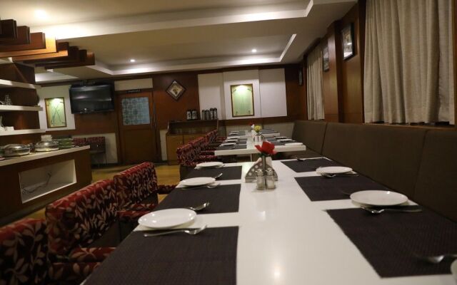 Maple Tree Hotel