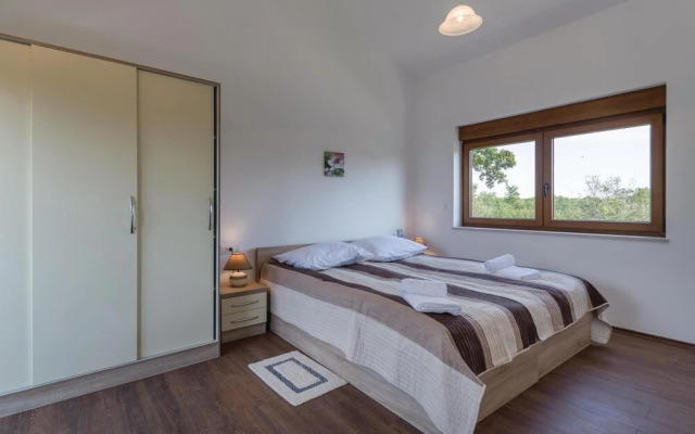 Amazing Home in Buici With Wifi and 4 Bedrooms