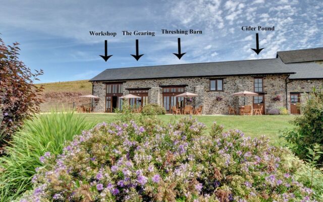 Rural Holiday Home in Tiverton With Jacuzzi Near Sea
