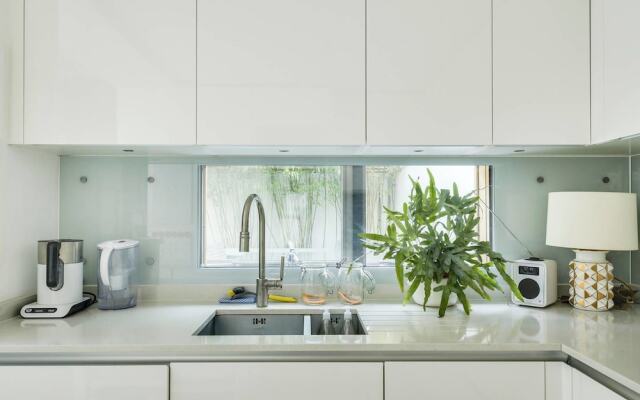 Stylish 5 bed Home in Heart of Clapham