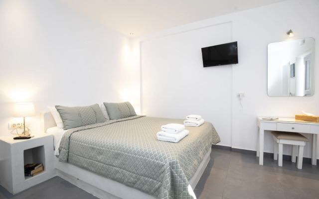 Santorini View Studios-Adults Only