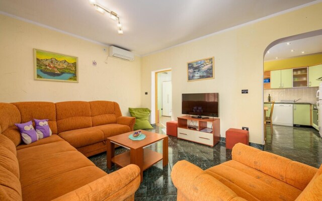 Stunning Home in Fazana With Wifi and 3 Bedrooms