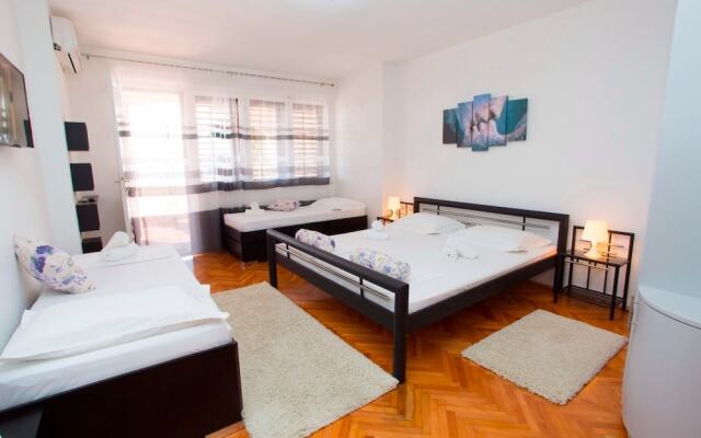 Hope - 30m to the sea & Seaview - A4