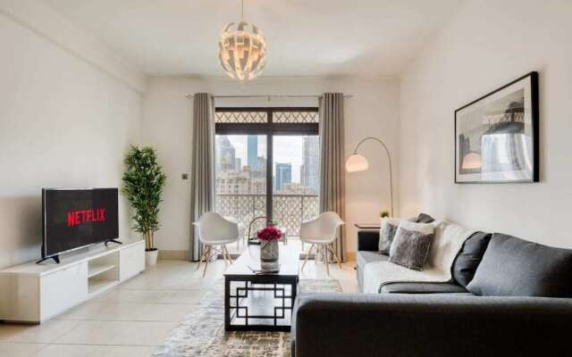 Retreat to Elegant Apartment in Old Town