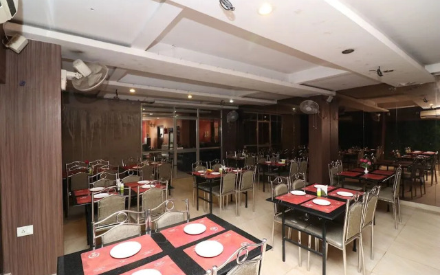 Hotel Shubham by OYO Rooms
