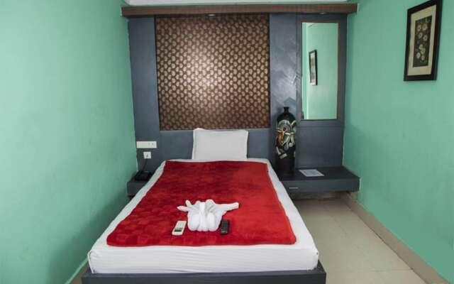 OYO 24971 Hotel South City