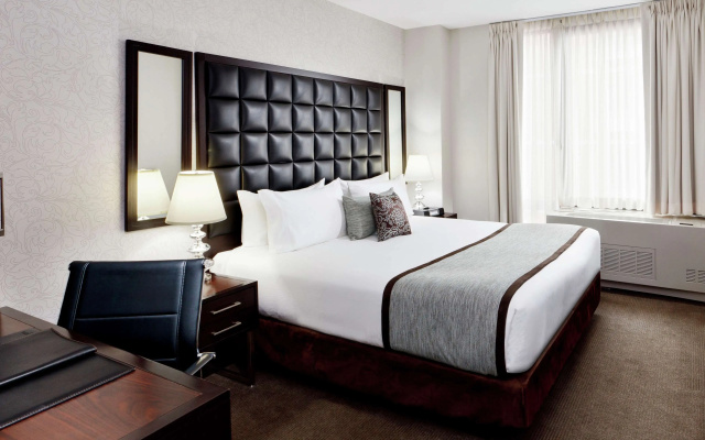 Distrikt Hotel New York City, Tapestry Collection by Hilton - Image 3