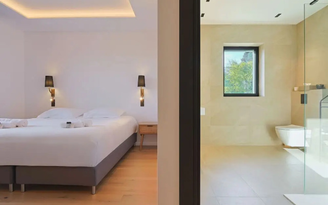 Villa Deva - 5 Bedrooms - Heated Pool