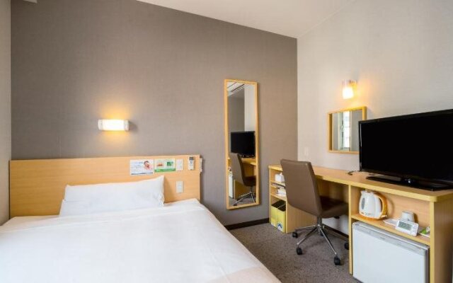 Super Hotel Yokkaichi/Along National Highway 1 (Kokudo Ichigou-Zoi)