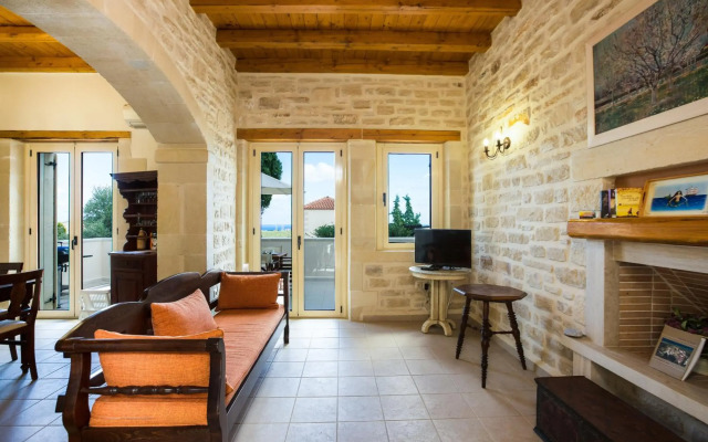 Maroulas Villa Estate