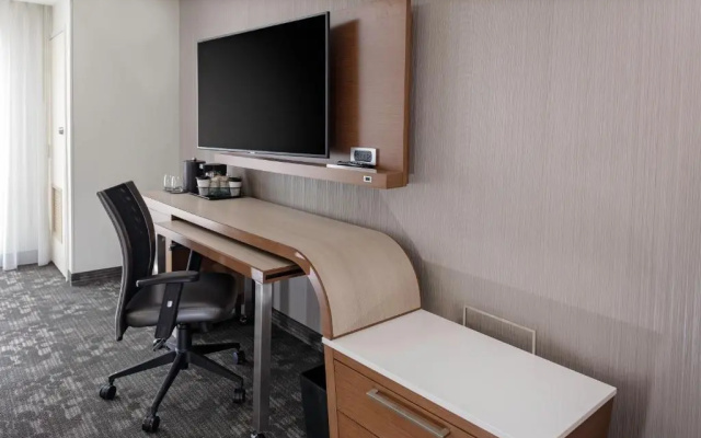 Courtyard by Marriott Cincinnati Mason