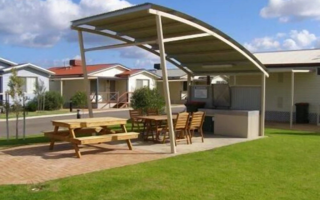 Wavecrest Village Tourist Park
