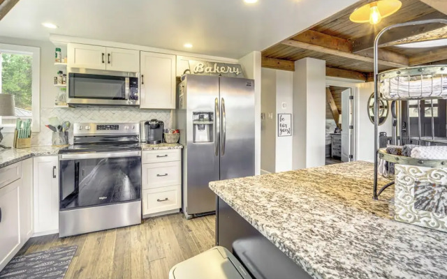 Flagstaff A-frame Cabin w/ Deck & Lovely Views!