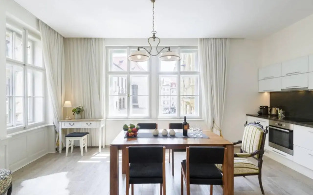 Stylish, Light-Filled Home in the Historic Center