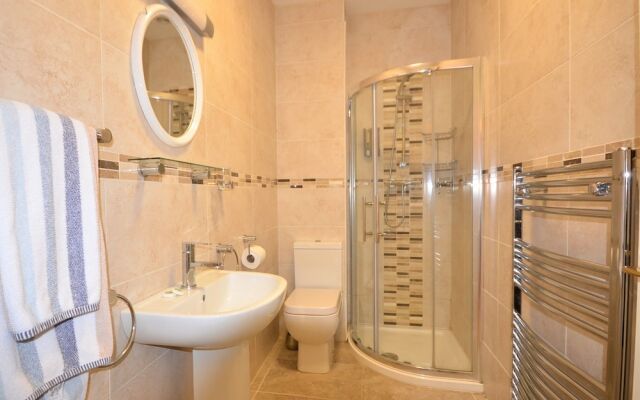 Porthkerry Apartment 1