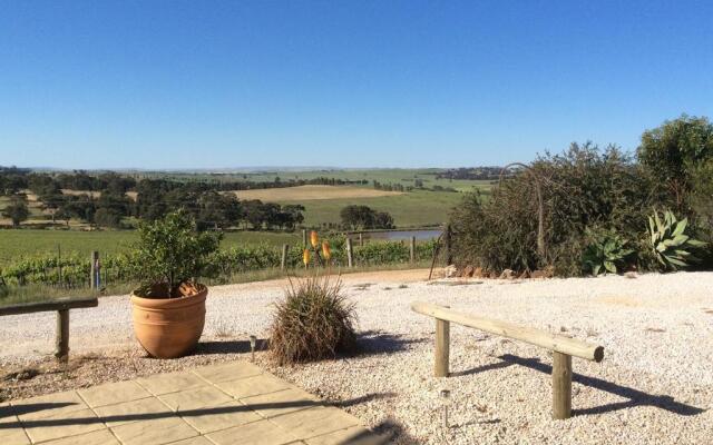 Mt Surmon Wines/Scarlattis Gallery/The Retreat