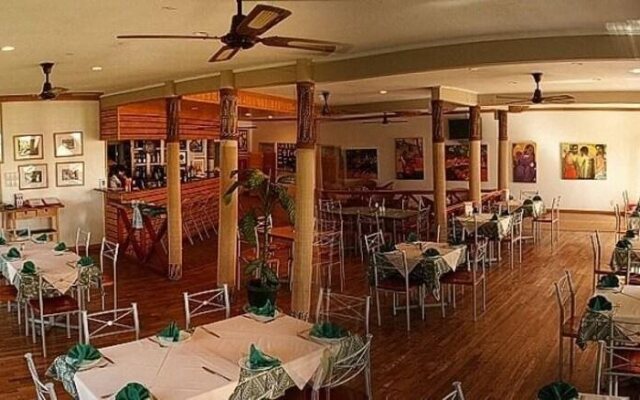 Waterfront Lodge