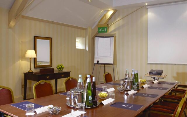 Bush Hotel Farnham