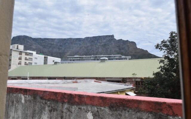 1 Bedroom Apartment Near Kloof Street