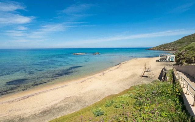 Relaxing Holiday Home 50m From Lu Bagnu Beach