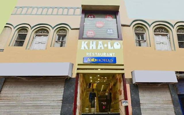 Capital O 69628 Ruk Lo