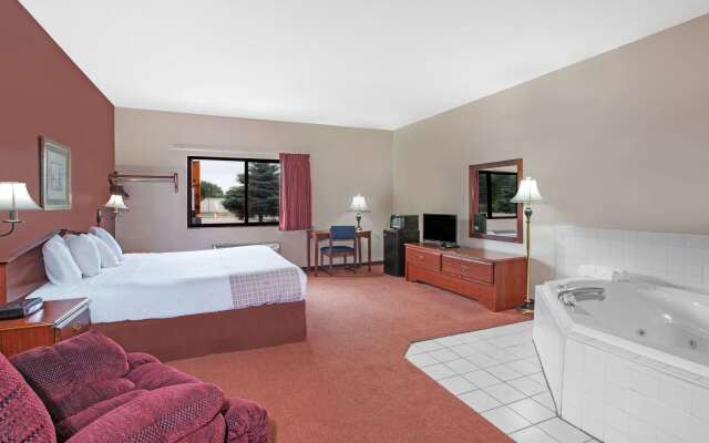 Super 8 by Wyndham Mason City