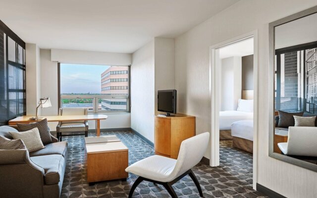 Renaissance Chicago O'Hare Suites Hotel