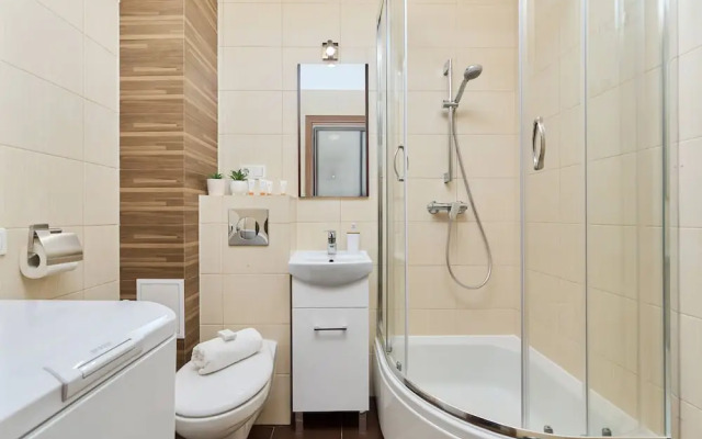 Wyszyńskiego With AC by Renters