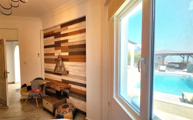 Beautiful Villa Within Easy Distance to Attraction